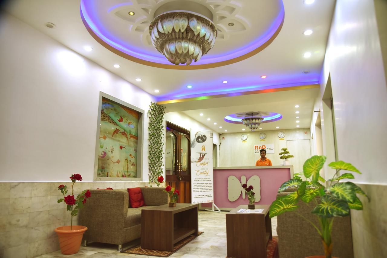 Rnb Select Vijay Delux Hotel Sultānpur Exterior foto
